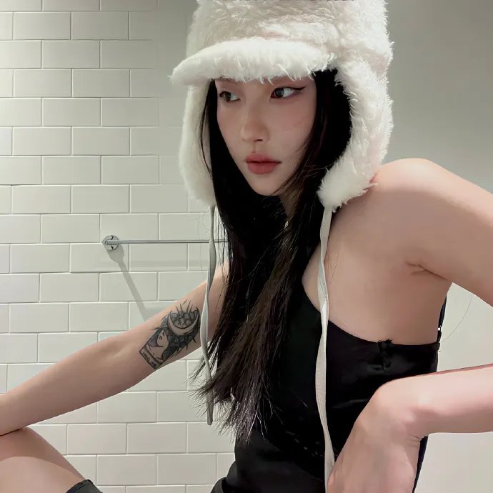 穿着旗袍的女孩封面